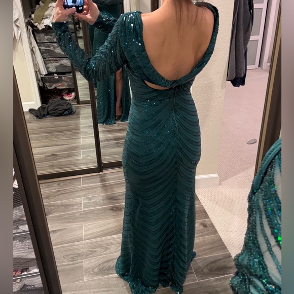 Gorgeous Holiday Gown - Picture 3 of 7